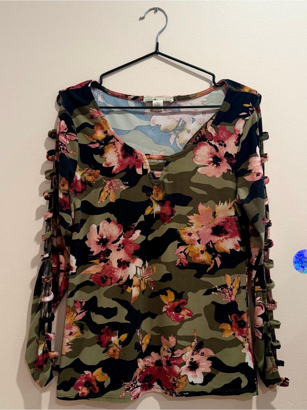 Women's Camo Floral Stretchy Material V-Neck Blouse Top Large